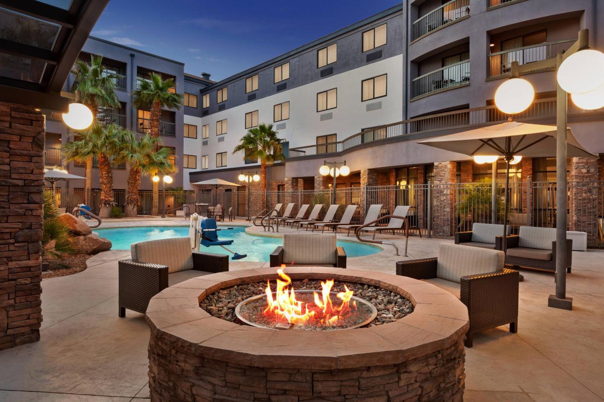 Courtyard By Marriott Las Vegas Stadium Area 外观 照片