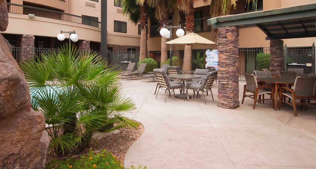 Courtyard By Marriott Las Vegas Stadium Area 外观 照片